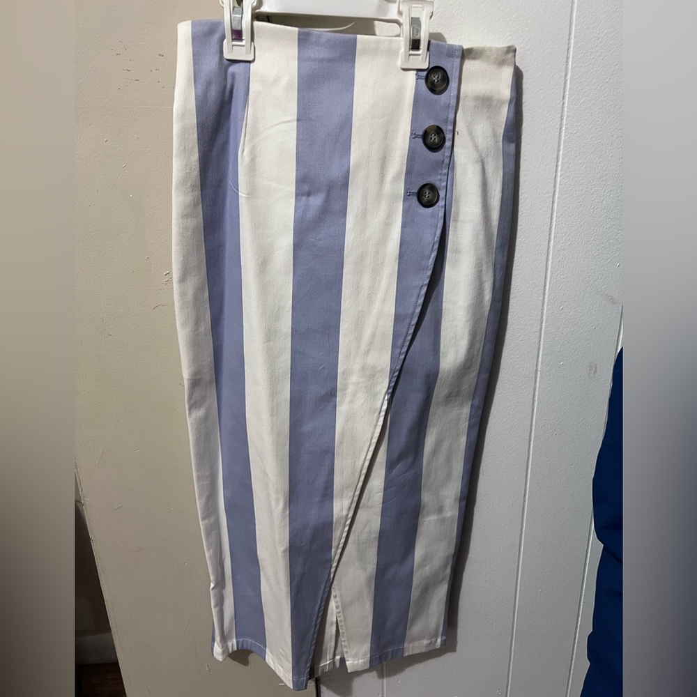 H&M White and blue striped midi skirt size 4